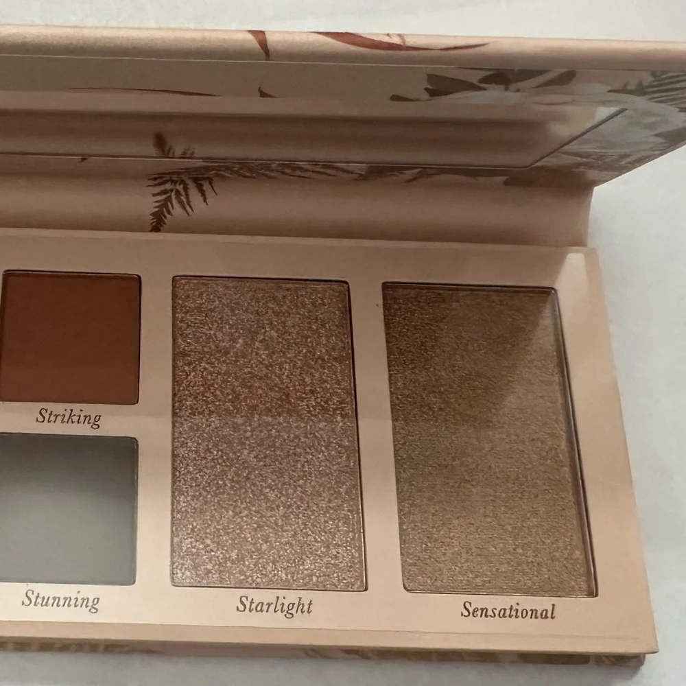 LAURA GELLER Soft Satins Eyeshadow & Highlighters Palette - Picture 3 of 5